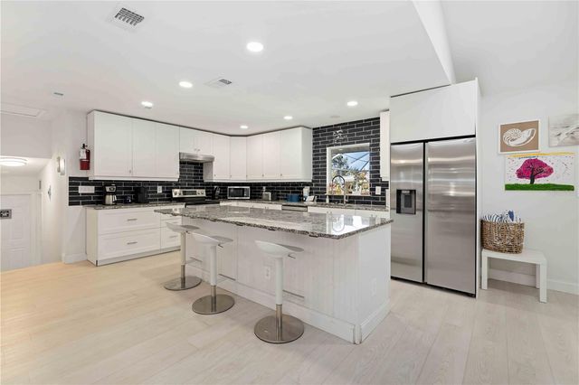 8004 22ND AVENUE W, Bradenton, FL 34209