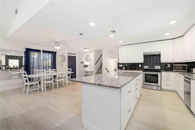 8004 22ND AVENUE W, Bradenton, FL 34209