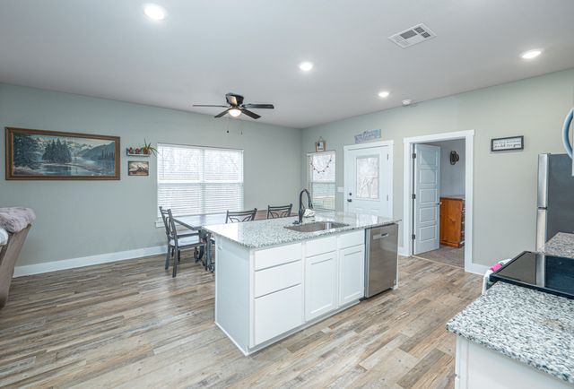 0920 Snyder Springs, Watts, OK 74964