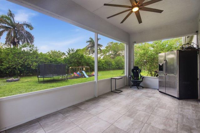 18310 42nd Road N, Loxahatchee, FL 33470