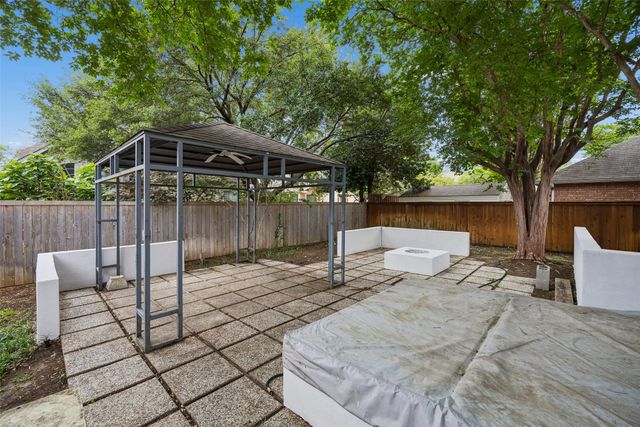 3768 Lakeway Court, Addison, TX 75001