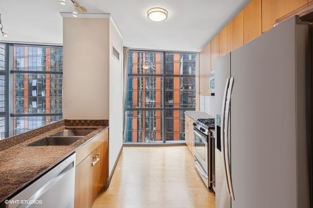 201 N Westshore Drive 2608, Chicago, IL 60601