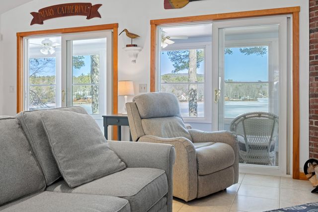 91 Algonquin Road, Enfield, NH 03748