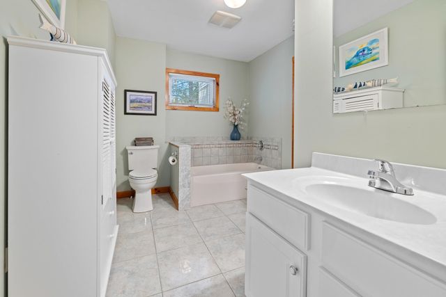 91 Algonquin Road, Enfield, NH 03748