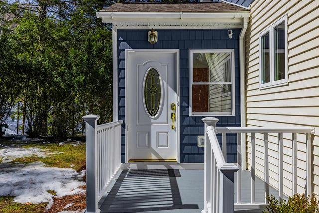 91 Algonquin Road, Enfield, NH 03748