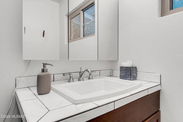 7355 N La Oesta Avenue, Tucson, AZ 85704