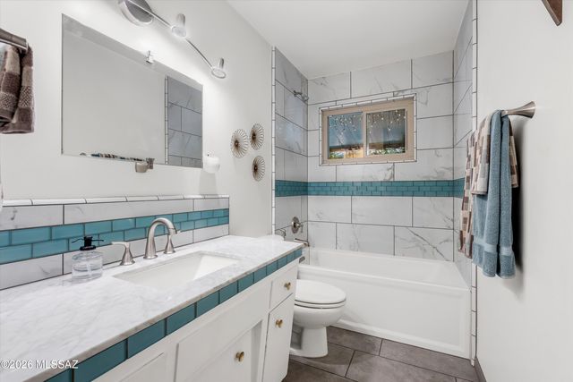 7355 N La Oesta Avenue, Tucson, AZ 85704