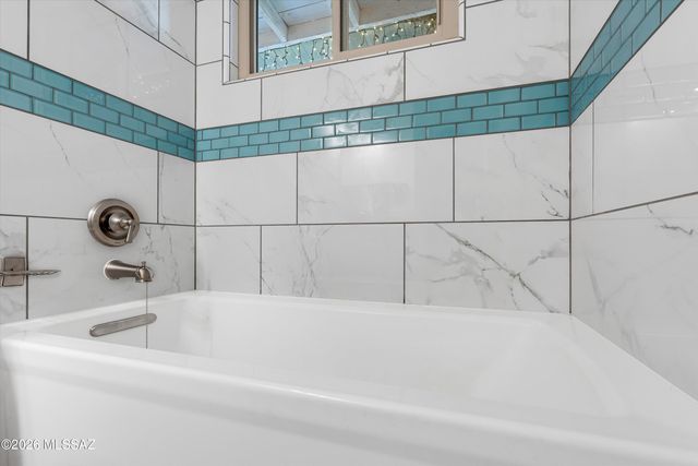 7355 N La Oesta Avenue, Tucson, AZ 85704