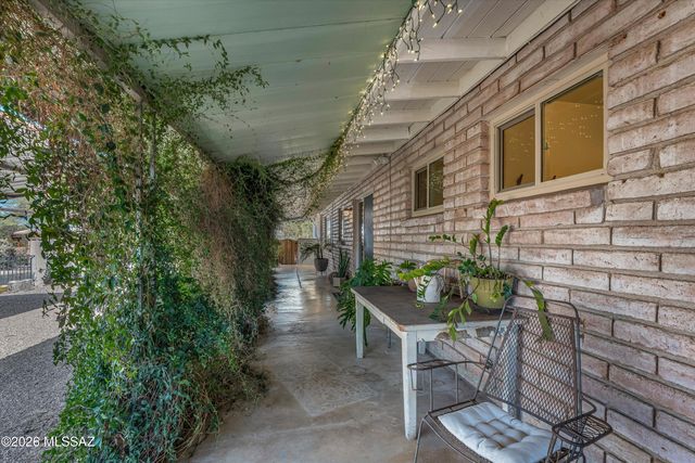 7355 N La Oesta Avenue, Tucson, AZ 85704