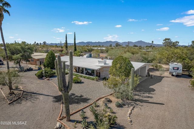 7355 N La Oesta Avenue, Tucson, AZ 85704