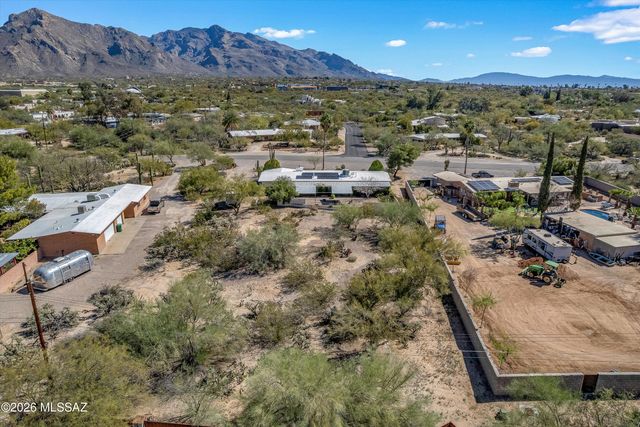 7355 N La Oesta Avenue, Tucson, AZ 85704