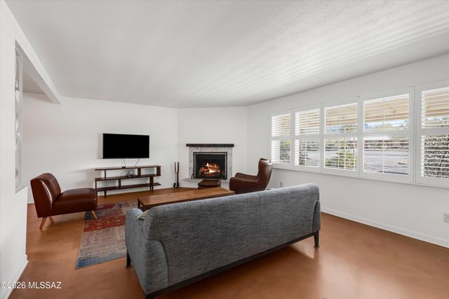 7355 N La Oesta Avenue, Tucson, AZ 85704