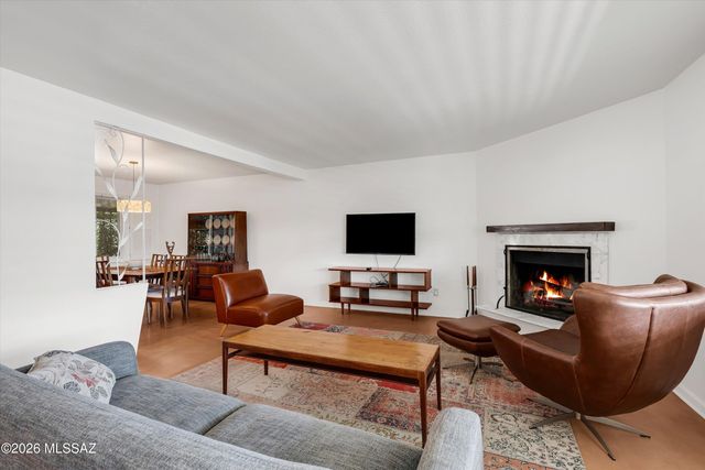 7355 N La Oesta Avenue, Tucson, AZ 85704