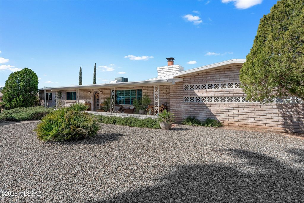 7355 N La Oesta Avenue, Tucson, AZ 85704