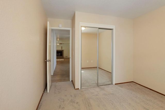 1207 Huntington Pl, Manteca, CA 95336
