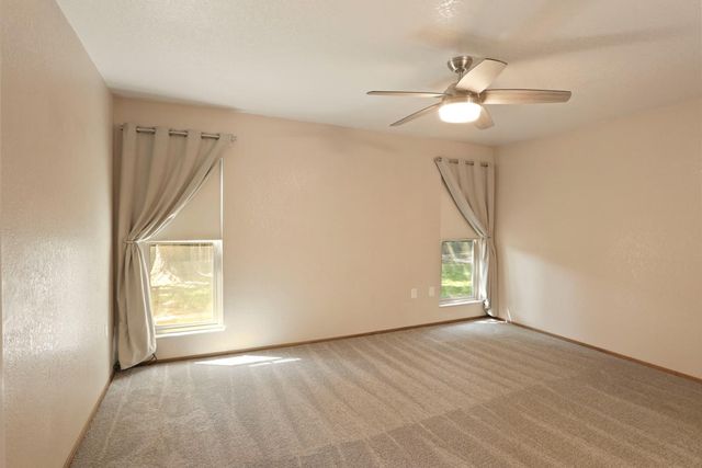 1207 Huntington Pl, Manteca, CA 95336