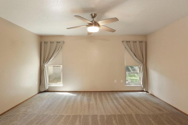 1207 Huntington Pl, Manteca, CA 95336
