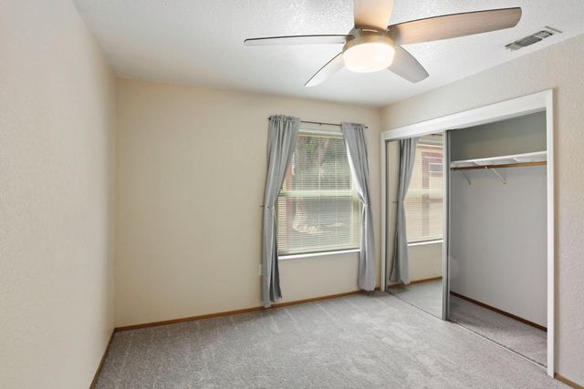 1207 Huntington Pl, Manteca, CA 95336