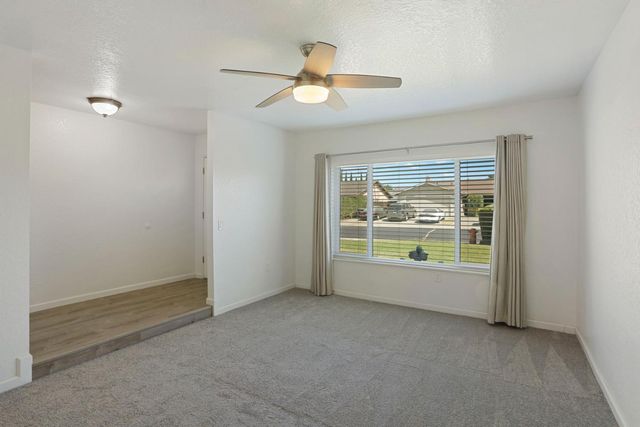 1207 Huntington Pl, Manteca, CA 95336