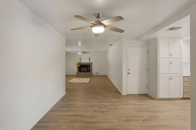 1207 Huntington Pl, Manteca, CA 95336