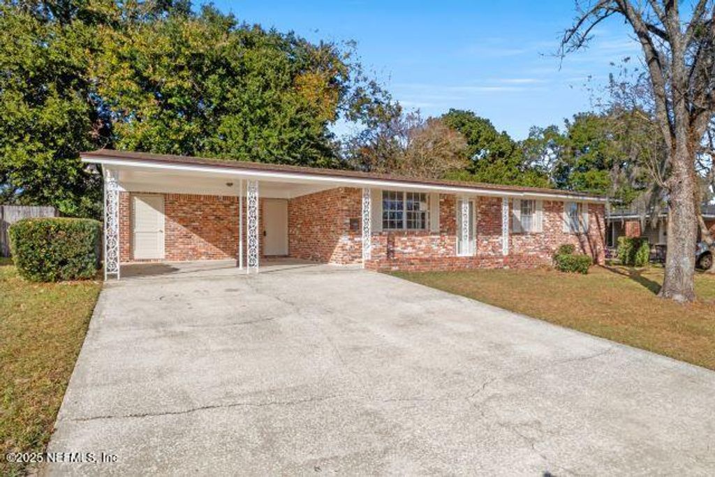 1130 CROWN Drive, Jacksonville, FL 32221