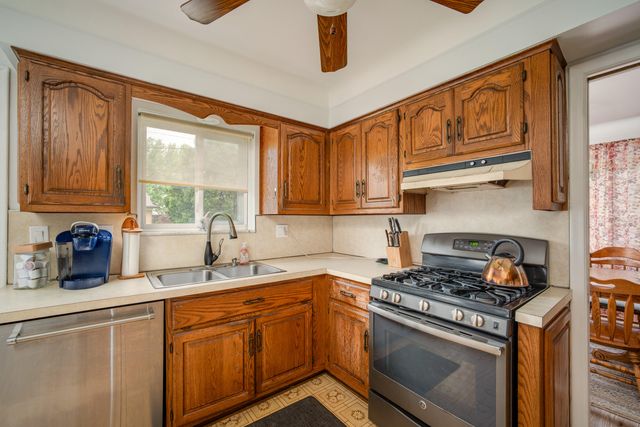 19402 Rockport Street, Roseville, MI 48066