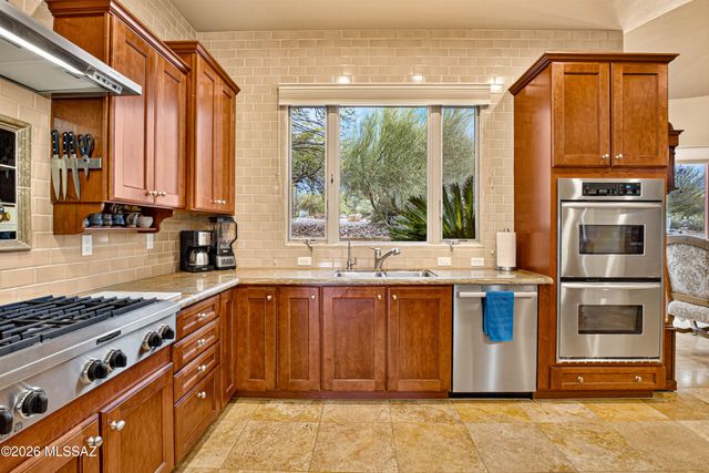 850 W Big Sand Place, Oro Valley, AZ 85755