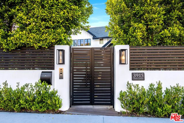 3915 Vista Linda Drive, Encino (los Angeles), CA 91316