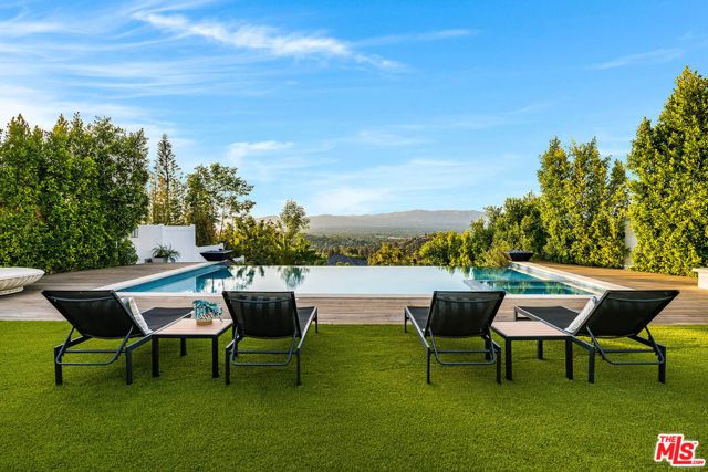 3915 Vista Linda Drive, Encino (los Angeles), CA 91316