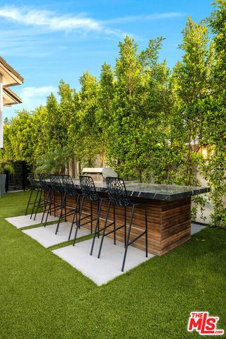 3915 Vista Linda Drive, Encino (los Angeles), CA 91316