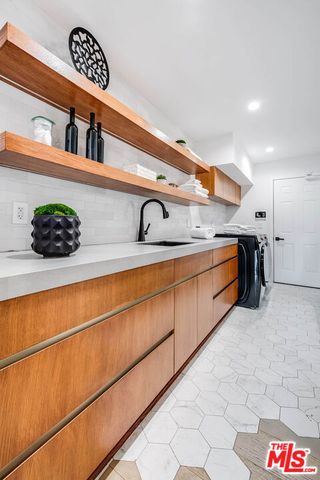 3915 Vista Linda Drive, Encino (los Angeles), CA 91316