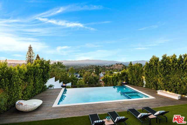 3915 Vista Linda Drive, Encino (los Angeles), CA 91316