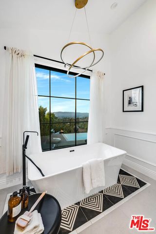 3915 Vista Linda Drive, Encino (los Angeles), CA 91316