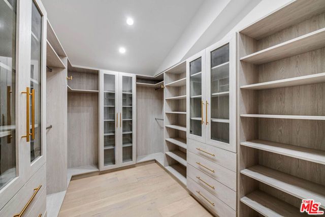 3915 Vista Linda Drive, Encino (los Angeles), CA 91316