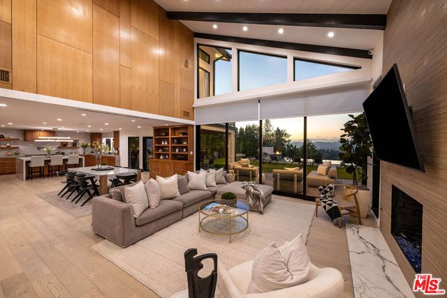 3915 Vista Linda Drive, Encino (los Angeles), CA 91316