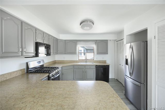 22 Jennings Avenue B, Patchogue, NY 11772