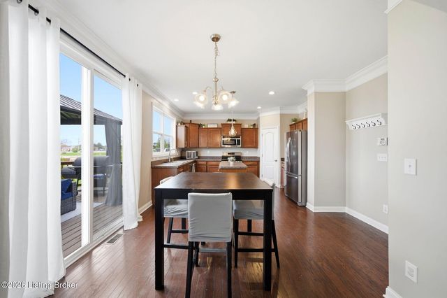 2004 Cherry Creek Rd, La Grange, KY 40031