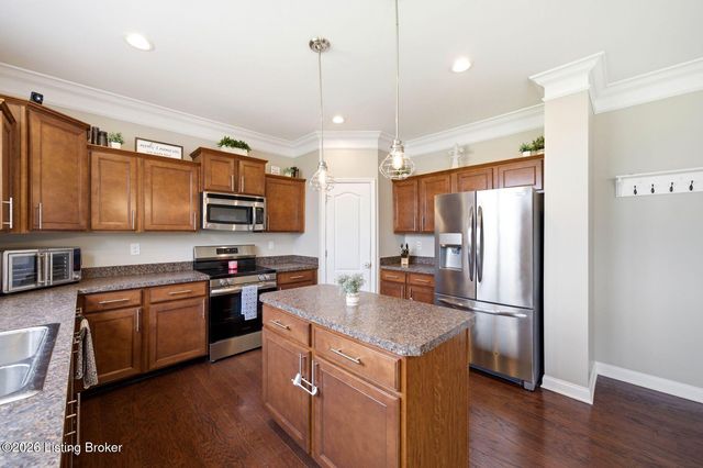 2004 Cherry Creek Rd, La Grange, KY 40031