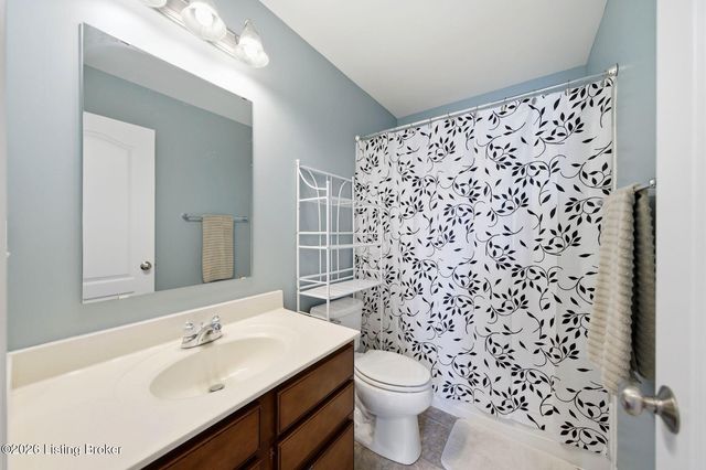 2004 Cherry Creek Rd, La Grange, KY 40031