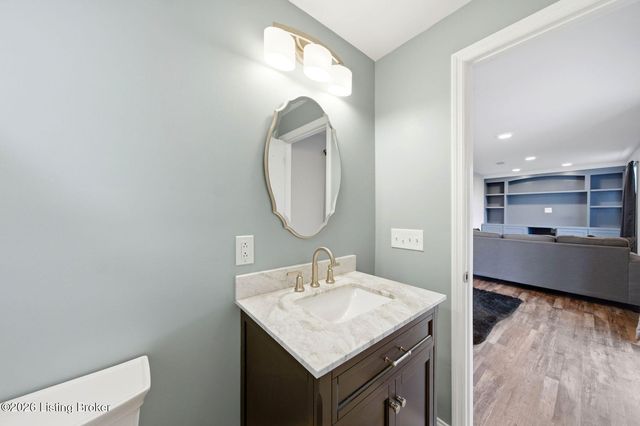 2004 Cherry Creek Rd, La Grange, KY 40031