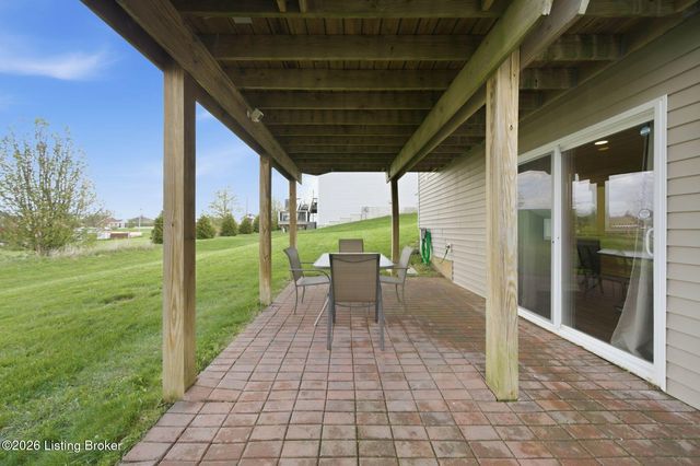 2004 Cherry Creek Rd, La Grange, KY 40031