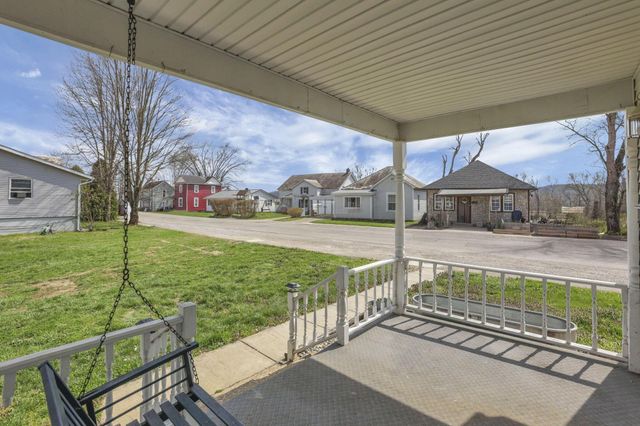 1080 Church Street, Logan, OH 43138