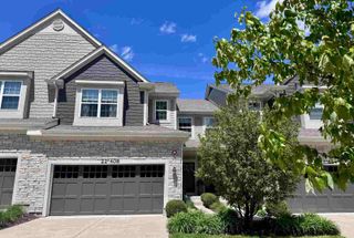 22W408 Autumn Blaze Drive 22W408, Glen Ellyn, IL 60137