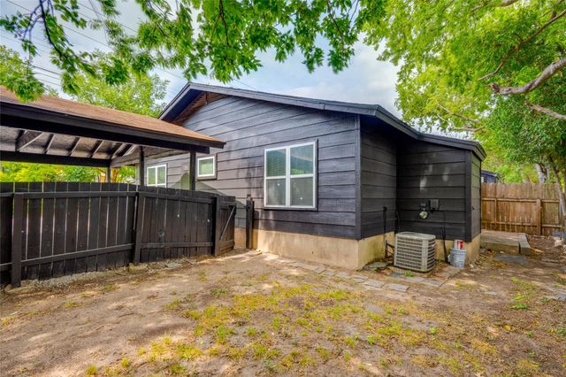 3306 Dolphin DR A, Austin, TX 78704