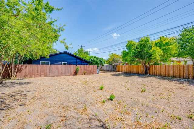 3306 Dolphin DR A, Austin, TX 78704