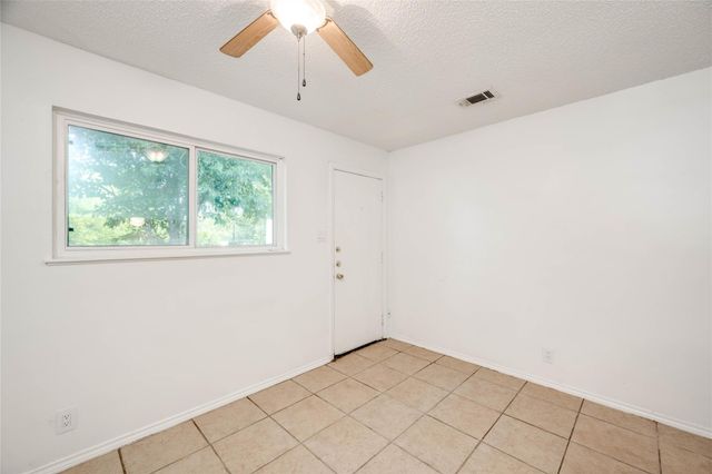 3306 Dolphin DR A, Austin, TX 78704