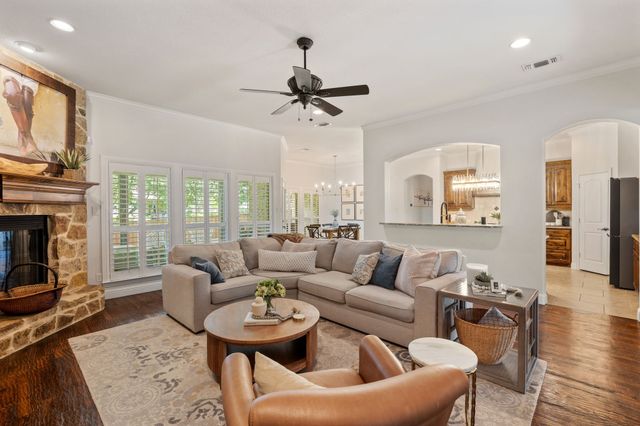101 Fairway Drive, Waxahachie, TX 75165