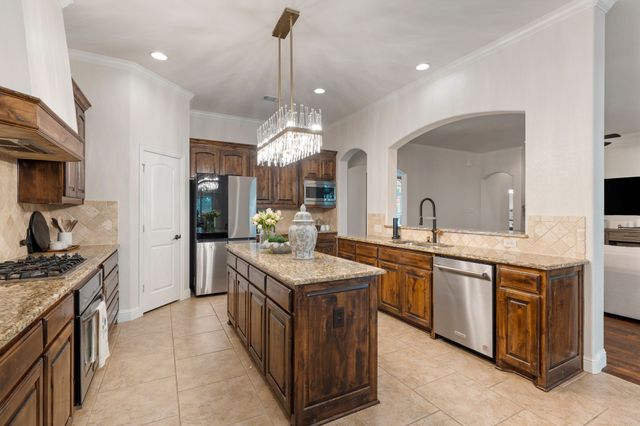 101 Fairway Drive, Waxahachie, TX 75165