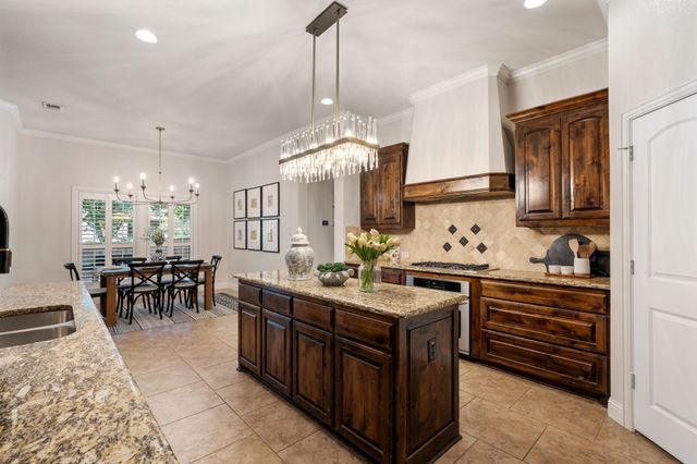 101 Fairway Drive, Waxahachie, TX 75165