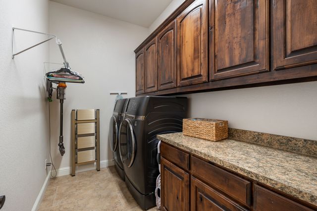 101 Fairway Drive, Waxahachie, TX 75165